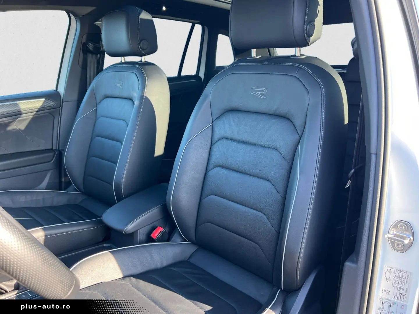 VW Tiguan R-Line 4MO TDI DSG 20  PANO AHK HARMAN IQ