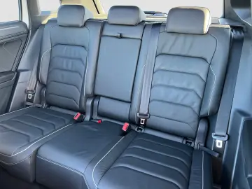 VW Tiguan R-Line 4MO TDI DSG 20  PANO AHK HARMAN IQ