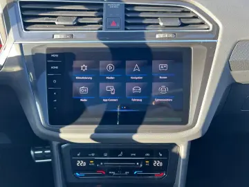VW Tiguan R-Line 4MO TDI DSG 20  PANO AHK HARMAN IQ