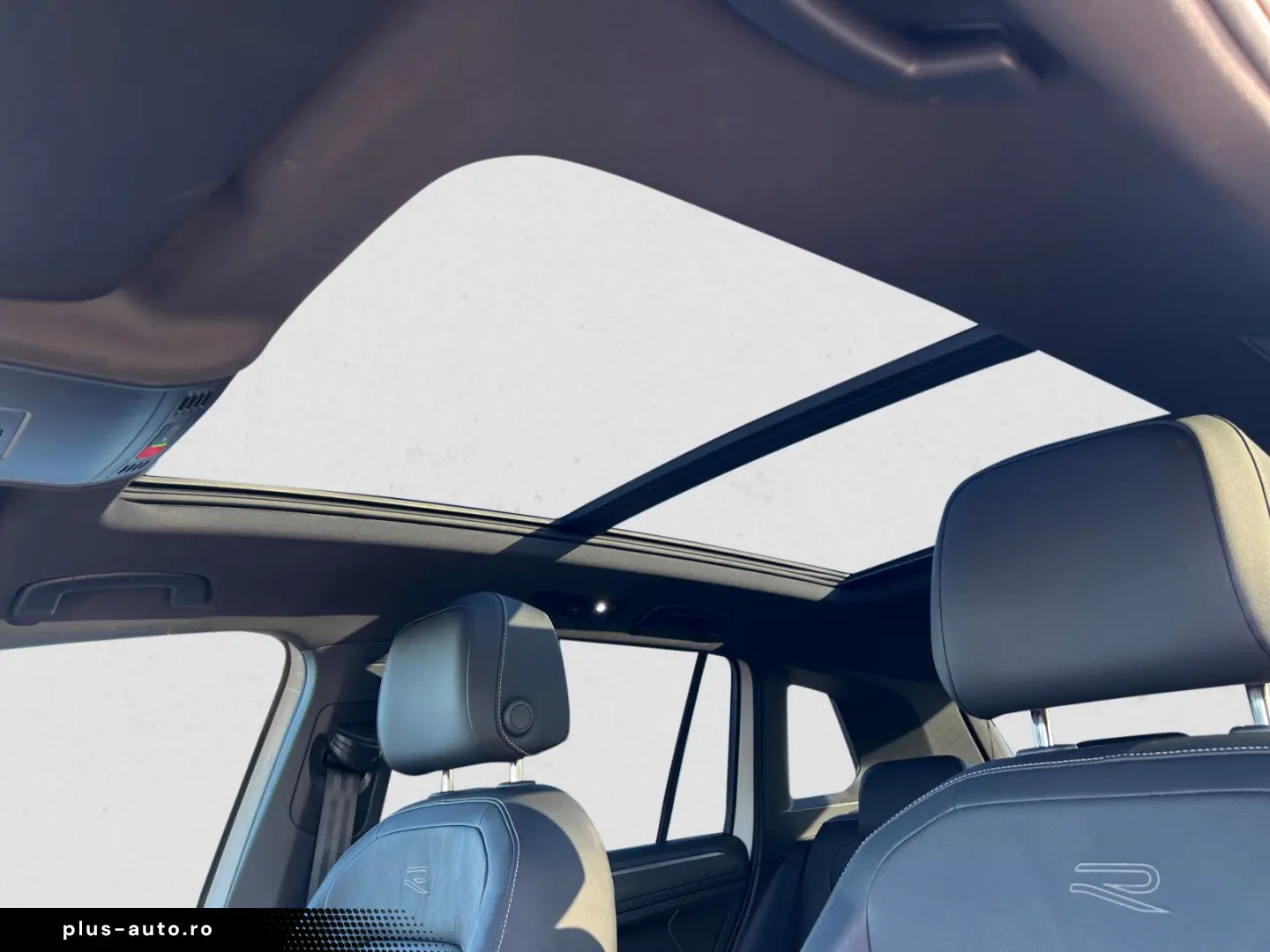 VW Tiguan R-Line 4MO TDI DSG 20  PANO AHK HARMAN IQ