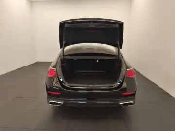 MERCEDES-BENZ E 200 AMG Pano Distro SuperScreen Burm