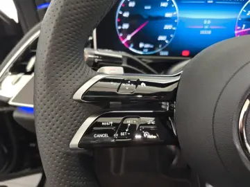 MERCEDES-BENZ E 200 AMG Pano Distro SuperScreen Burm