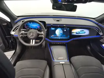 MERCEDES-BENZ E 200 AMG Pano Distro SuperScreen Burm