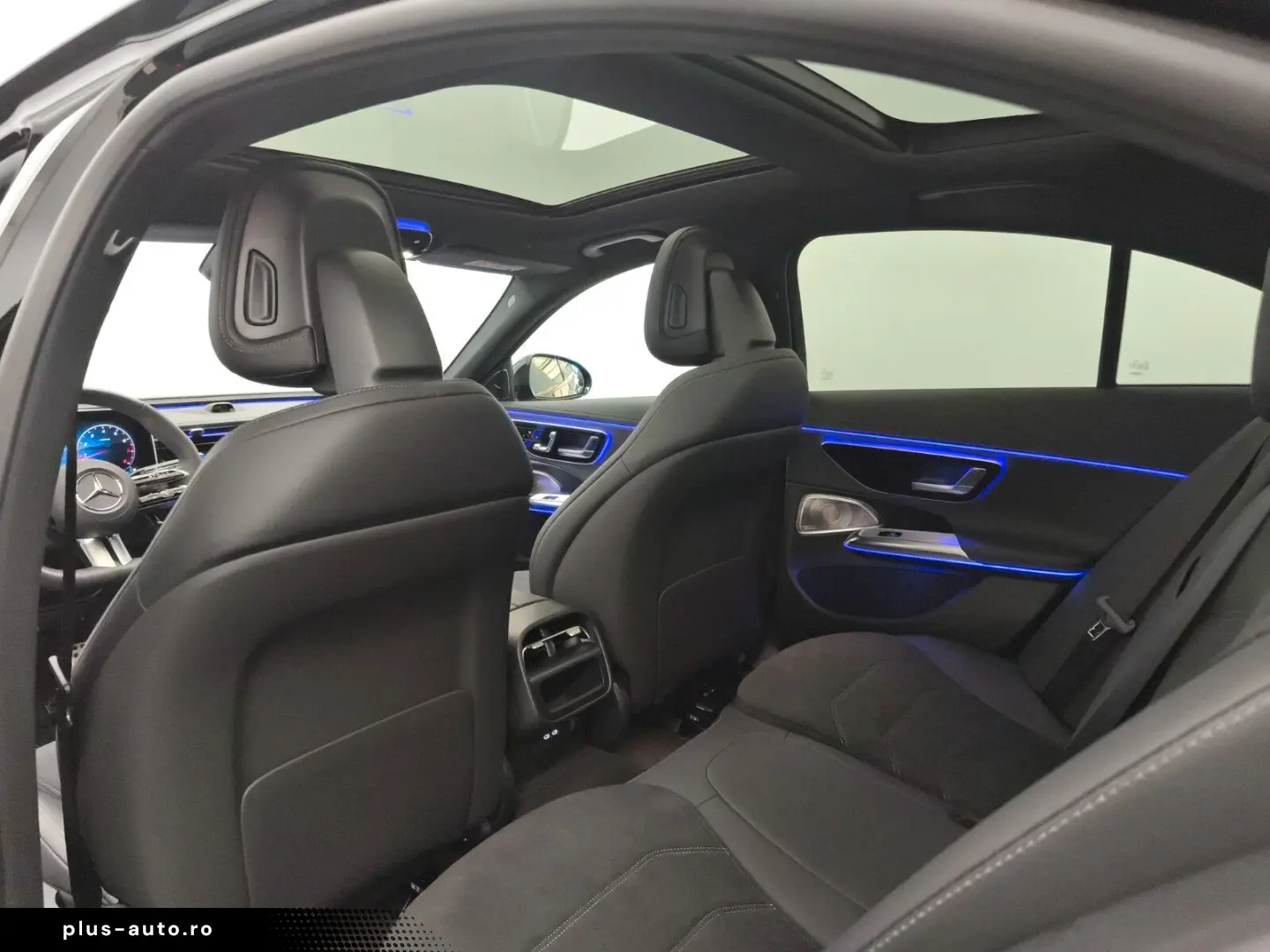 MERCEDES-BENZ E 200 AMG Pano Distro SuperScreen Burm