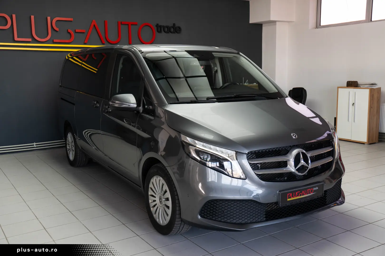MERCEDES-BENZ V 300 d RWD LONG