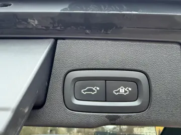 VOLVO XC 60 XC60 R Design 2WD LED 360KAM PILOT ASSIST