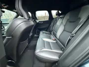 VOLVO XC 60 XC60 R Design 2WD LED 360KAM PILOT ASSIST