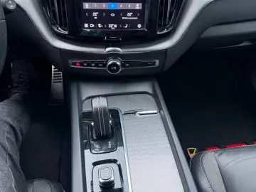 VOLVO XC 60 XC60 R Design 2WD LED 360KAM PILOT ASSIST