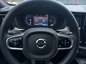 VOLVO XC 60 XC60 R Design 2WD LED 360KAM PILOT ASSIST