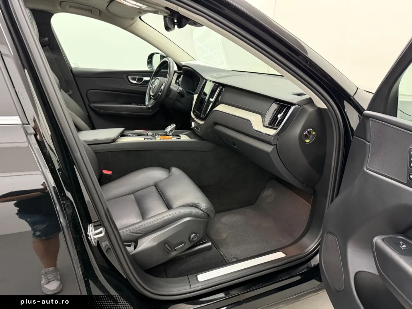 VOLVO XC60 Inscription AWD Panorama LED Navi AHK