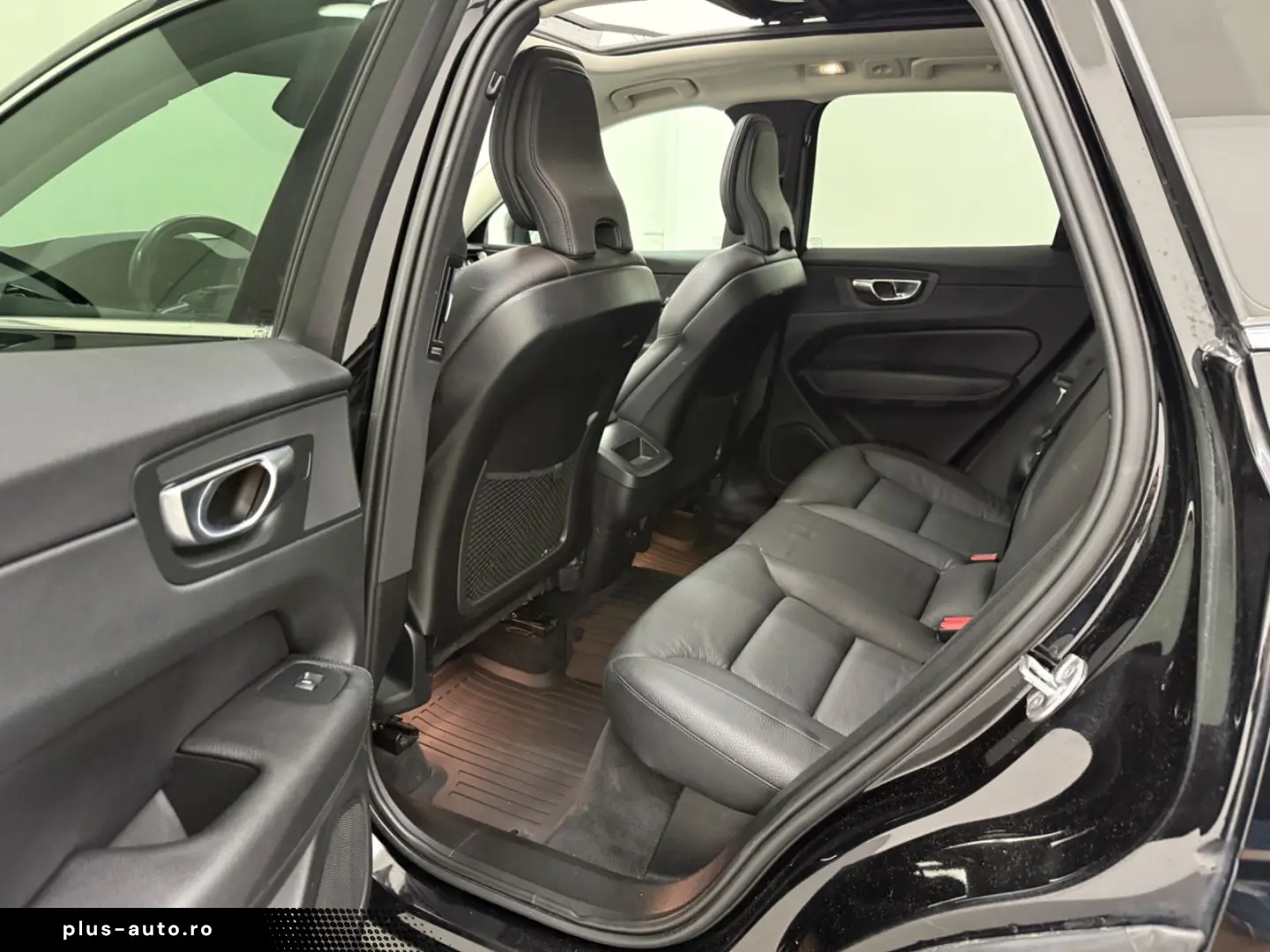 VOLVO XC60 Inscription AWD Panorama LED Navi AHK