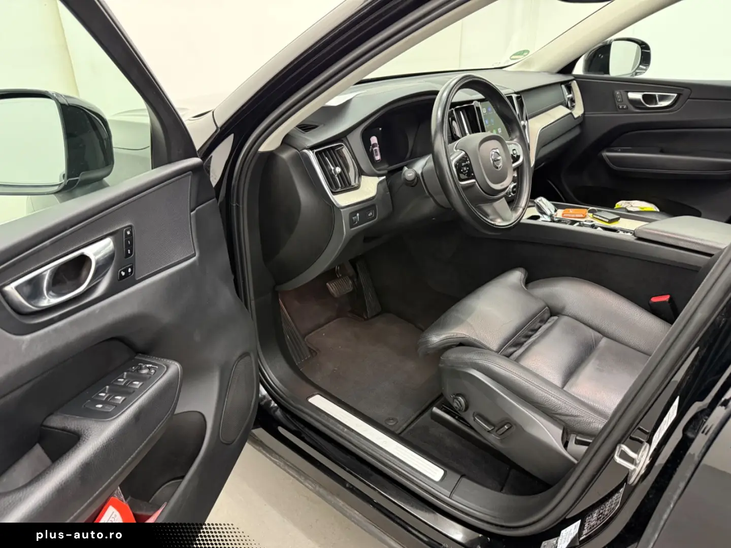 VOLVO XC60 Inscription AWD Panorama LED Navi AHK