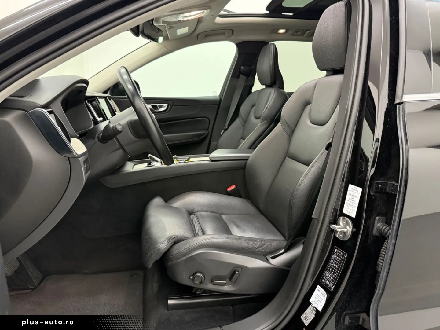 VOLVO XC60 Inscription AWD Panorama LED Navi AHK