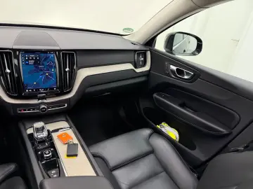 VOLVO XC60 Inscription AWD Panorama LED Navi AHK