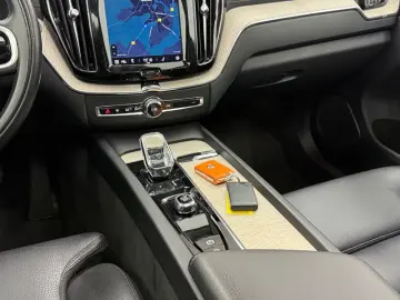 VOLVO XC60 Inscription AWD Panorama LED Navi AHK