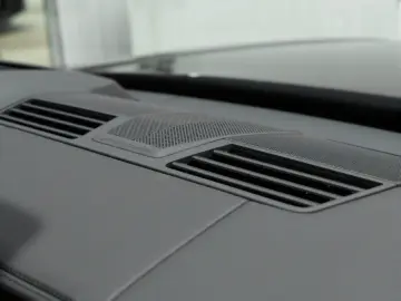 Land Rover Range Rover P550e PHEV Autobiography L460