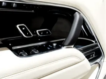 Land Rover Range Rover P550e PHEV Autobiography L460