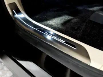 Land Rover Range Rover P550e PHEV Autobiography L460