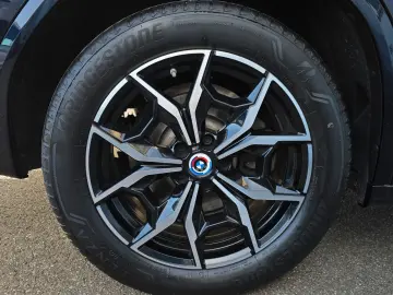 BMW X3 xDrive 20 d M-SPORT LIVE NAV LED AHK AMBIENTE