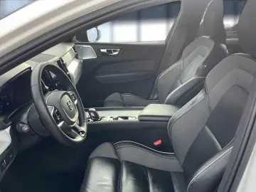 VOLVO XC 60 R Design AWD Bluetooth LED Klima