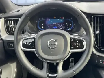 VOLVO XC 60 R Design AWD Bluetooth LED Klima