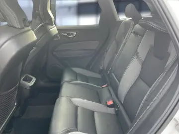 VOLVO XC 60 R Design AWD Bluetooth LED Klima