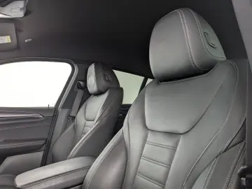 BMW X4 xDrive30d Mild-Hybrid M Sport LASER LEDER AHK