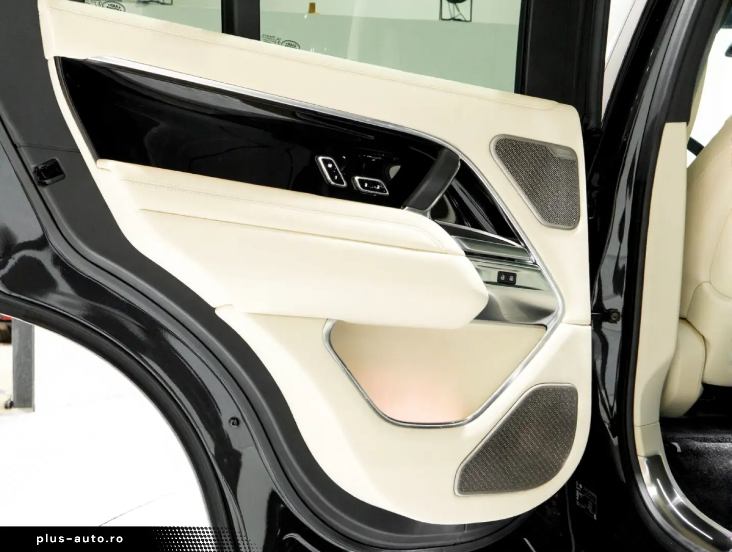 Land Rover Range Rover P550e PHEV Autobiography L460