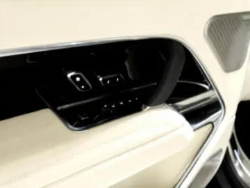 Land Rover Range Rover P550e PHEV Autobiography L460