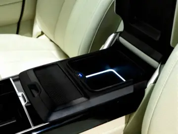 Land Rover Range Rover P550e PHEV Autobiography L460