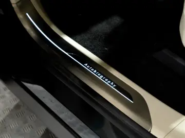 Land Rover Range Rover P550e PHEV Autobiography L460