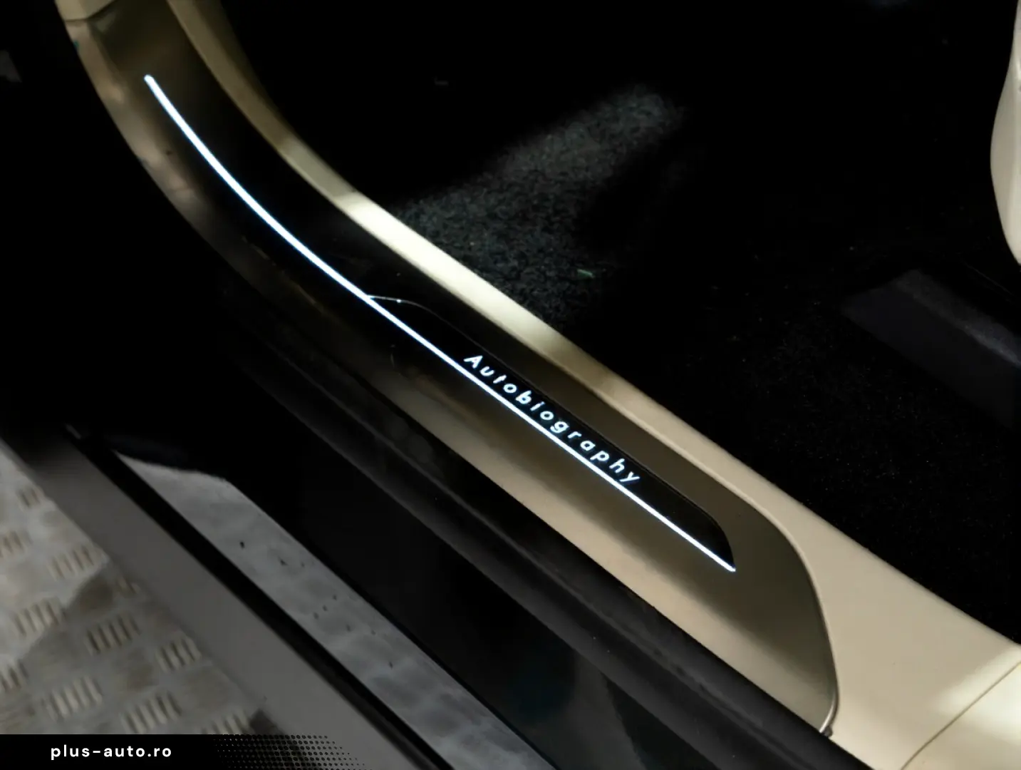 Land Rover Range Rover P550e PHEV Autobiography L460