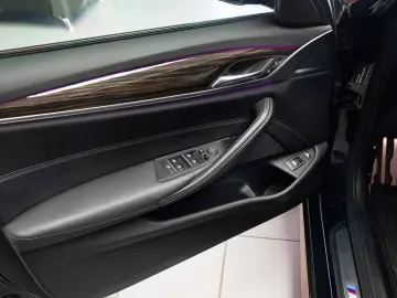 BMW 530e X-Drive Plug-in