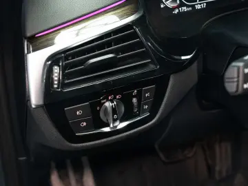 BMW 530e X-Drive Plug-in