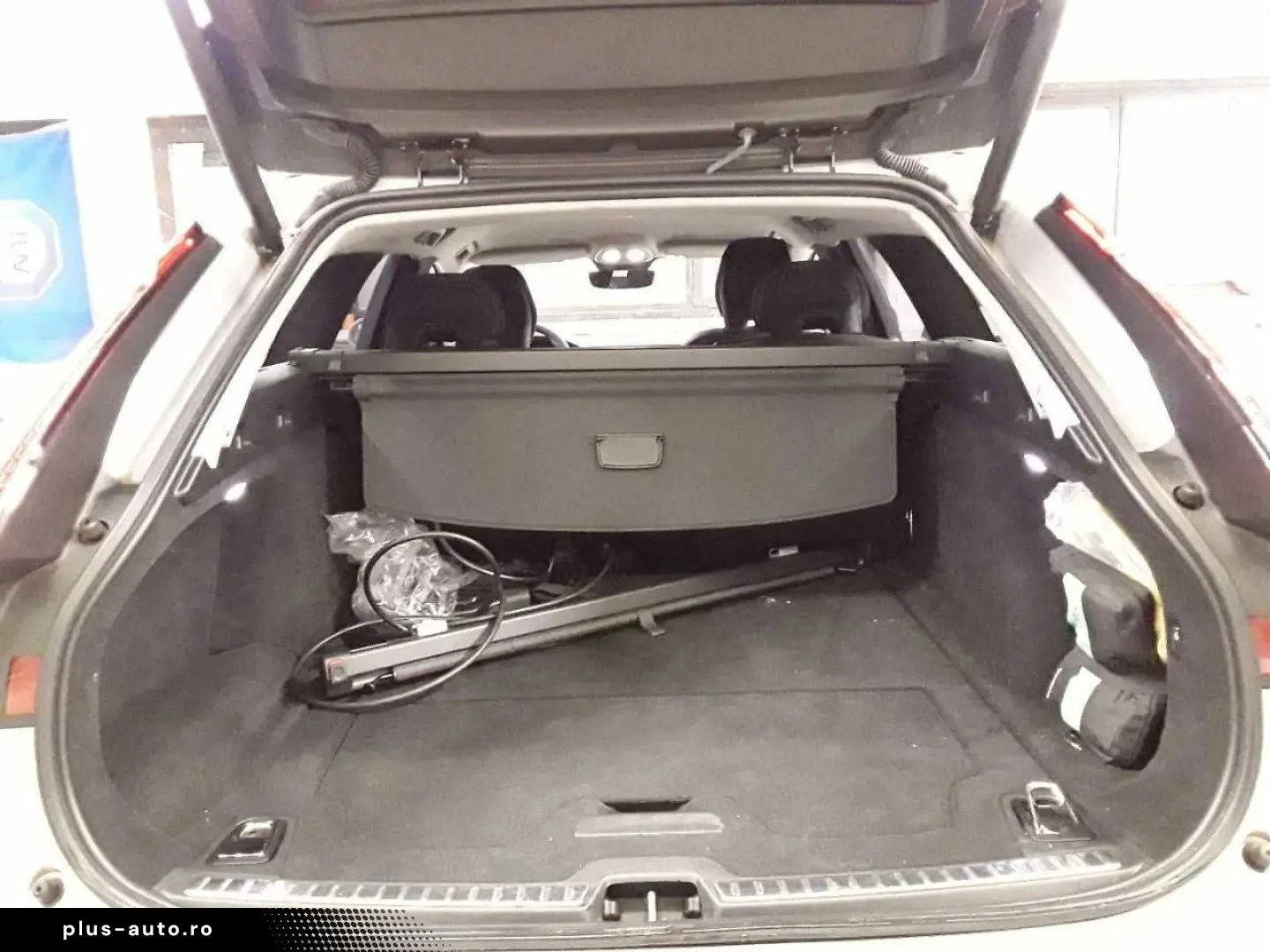 VOLVO V 90 T6 Twin Engine AWD Core Plug-In AHK