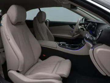 MERCEDES-BENZ E 220 d AMG 360  Burmester DAB Belüftung Voll