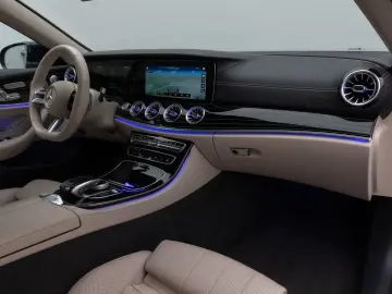 MERCEDES-BENZ E 220 d AMG 360  Burmester DAB Belüftung Voll