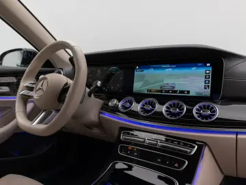 MERCEDES-BENZ E 220 d AMG 360  Burmester DAB Belüftung Voll
