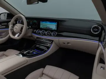 MERCEDES-BENZ E 220 d AMG 360  Burmester DAB Belüftung Voll