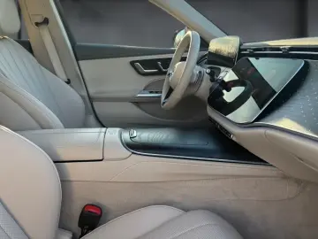 MERCEDES-BENZ E 220 d Exclusive DigitalLi. Distr. 36&hellip;