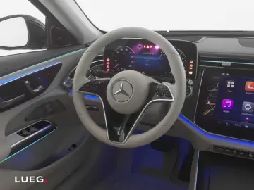 MERCEDES-BENZ E 300 de Exclusive Pano AHK DLight HUD&hellip;
