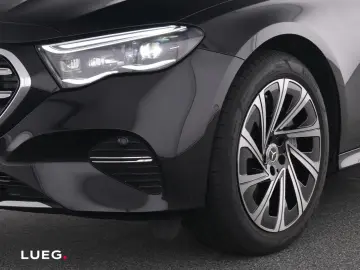 MERCEDES-BENZ E 300 de Exclusive Pano AHK DLight HUD&hellip;