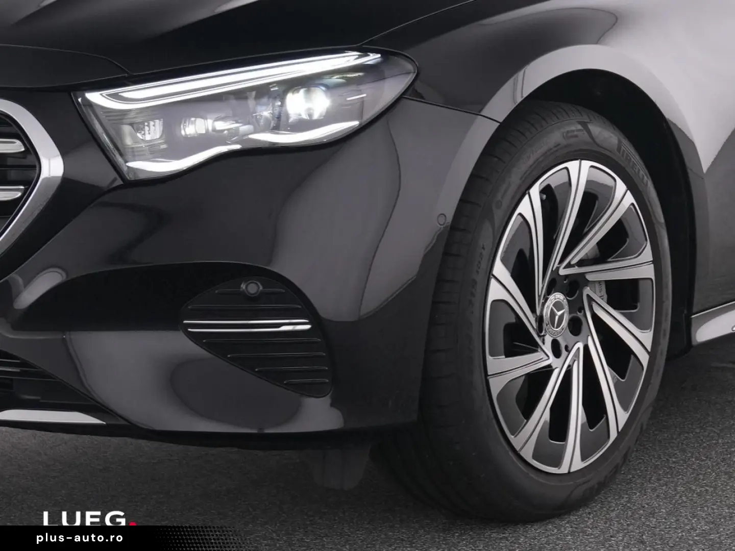 MERCEDES-BENZ E 300 de Exclusive Pano AHK DLight HUD&hellip;