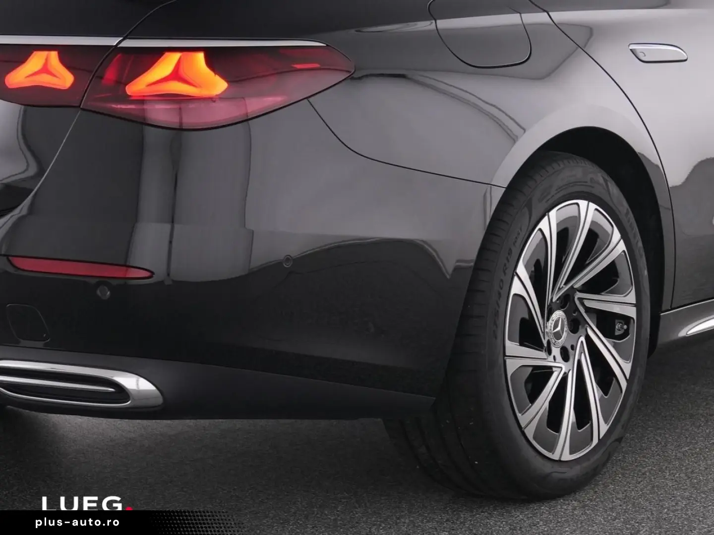 MERCEDES-BENZ E 300 de Exclusive Pano AHK DLight HUD&hellip;