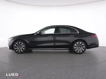 MERCEDES-BENZ E 300 de Exclusive Pano AHK DLight HUD&hellip;