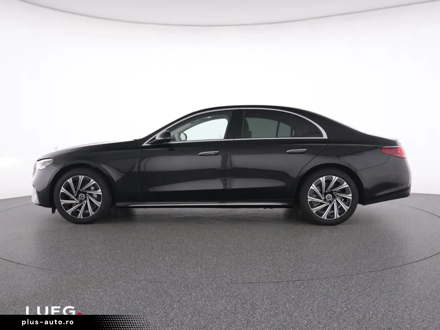 MERCEDES-BENZ E 300 de Exclusive Pano AHK DLight HUD&hellip;