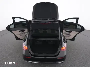 MERCEDES-BENZ E 300 de Exclusive Pano AHK DLight HUD&hellip;