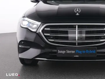 MERCEDES-BENZ E 300 de Exclusive Pano AHK DLight HUD&hellip;