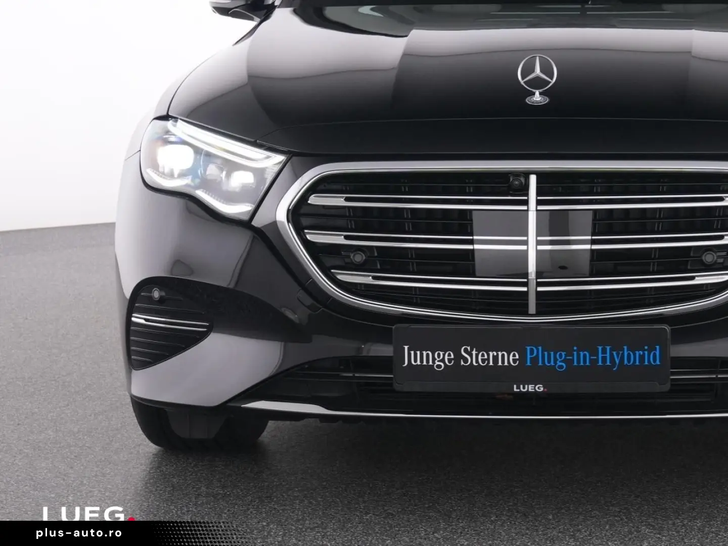 MERCEDES-BENZ E 300 de Exclusive Pano AHK DLight HUD&hellip;