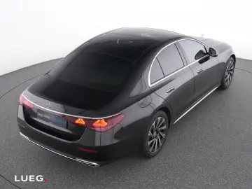 MERCEDES-BENZ E 300 de Exclusive Pano AHK DLight HUD&hellip;